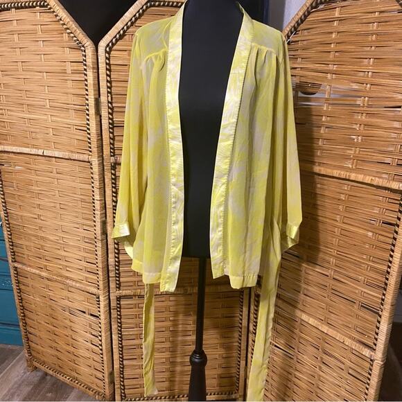 H&M Sheer Yellow pattern Wrap Kimono Top with belt size 12 - Picture 12 of 12